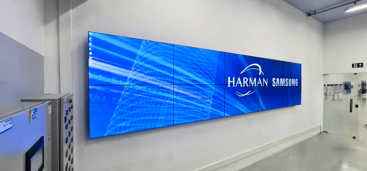 Interface do software WallVision em centro de controle